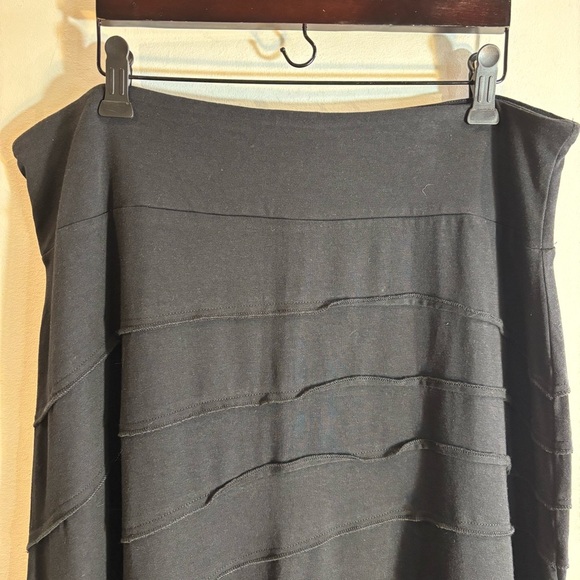 BLUE SKY Sz L Asymmetrical Jersey Knit With Diagonal Seam Detailing Skirt NEW - Picture 2 of 7